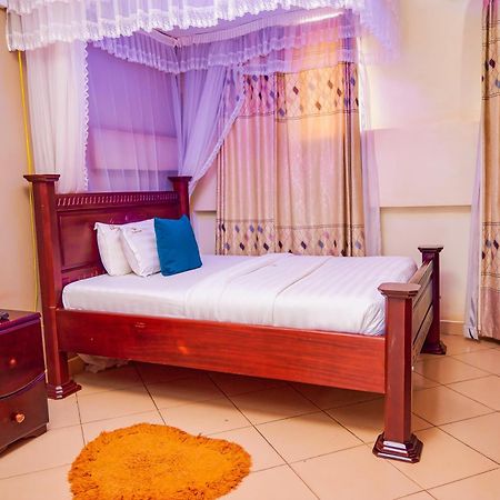 Twin Towers Hotel Kampala Exteriér fotografie