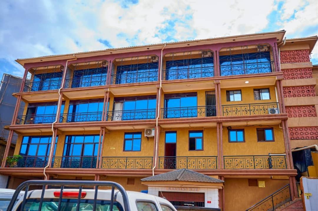 Twin Towers Hotel Kampala Exteriér fotografie